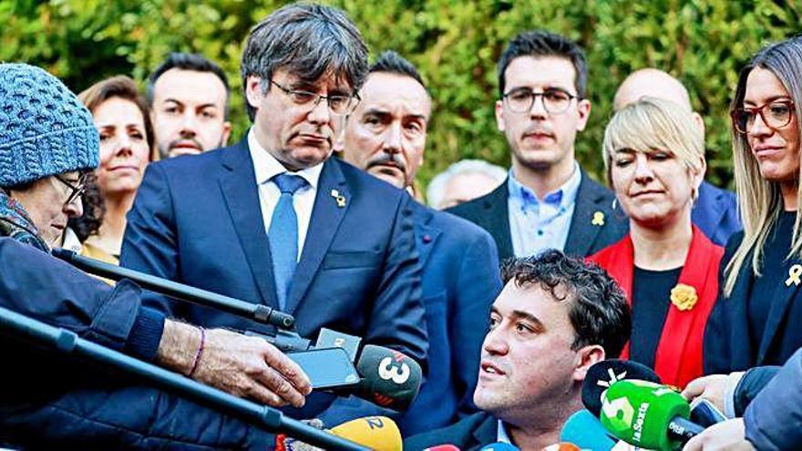 El líder de JxCat, Carles Puigdemont i el president del PDeCAT, David Bonvehí junts a Waterloo.