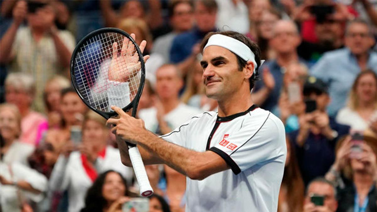 Federer gana ante Dzumhur, pero no convence
