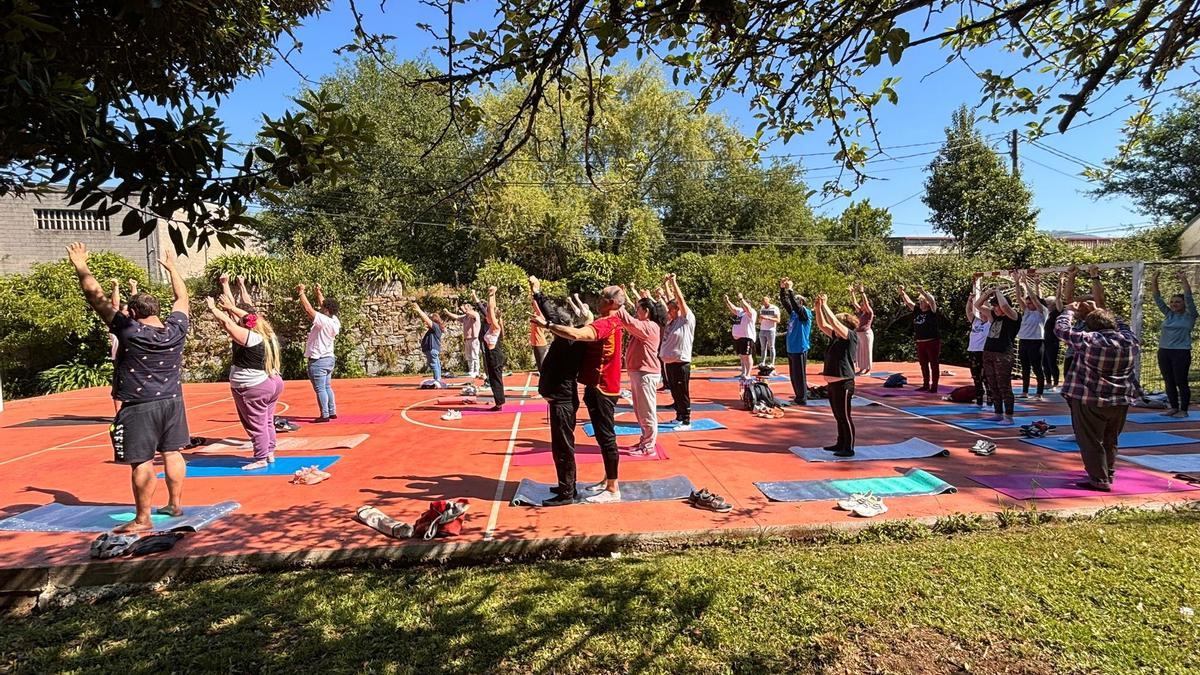 Una sesión antrior de yoga, en las instalaciones de Lar.