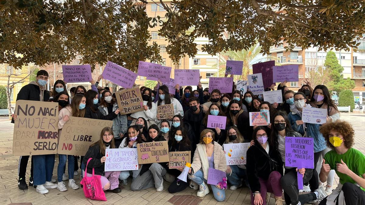 Manifestación de estudiantes en la plaza María Agustina de Castelló