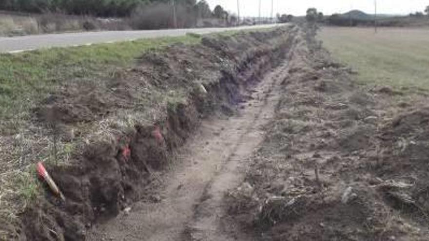 El pas inferior que s&#039;està construint a la carretera.