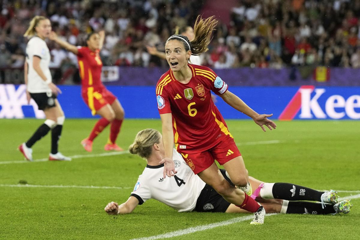 Spain's Aitana Bonmati celebrates after scoring the opening goal during the Women's Euro 2025 semifinals soccer match between Germany and Spain at Stadion Letzigrund in Zurich, Switzerland, Wednesday, July 23, 2025. (AP Photo/Alessandra Tarantino)