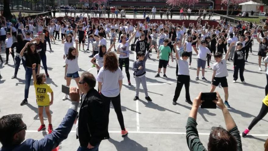 Flashmob en Marín por el Día da Educación Física