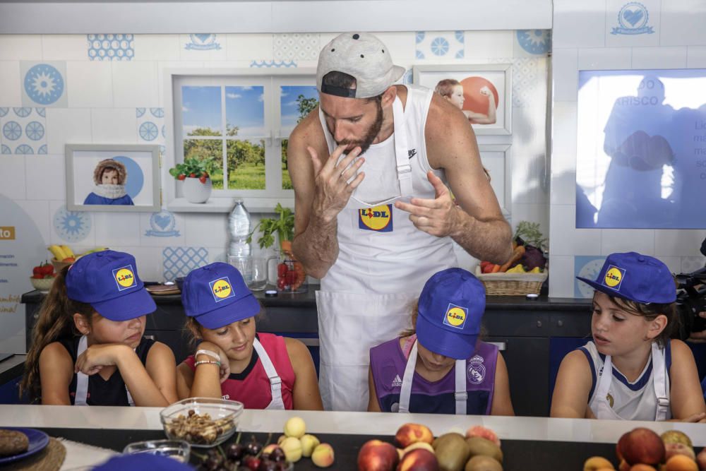 Rudy Fernández participa en un taller para promover una merienda saludable