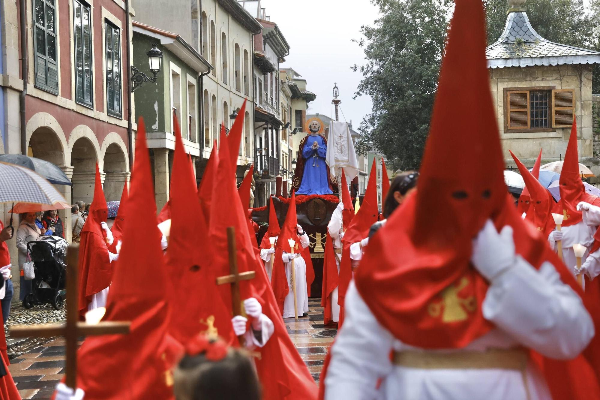 EN IMÁGENES: La lluvia y el granizo obligan a suspender la procesión de San Pedro de Rivero