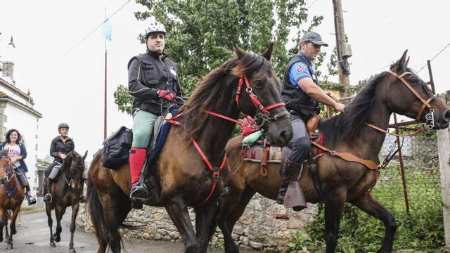 Participantes en una pasada ruta a Torrestío. | Irma Collín