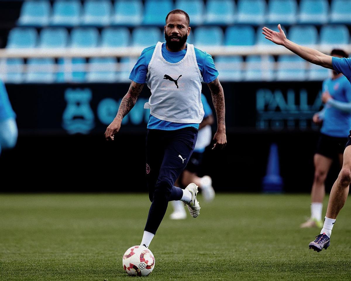 Bebé, en el último entrenamiento del UD Ibiza antes de viajar hasta Alicante.