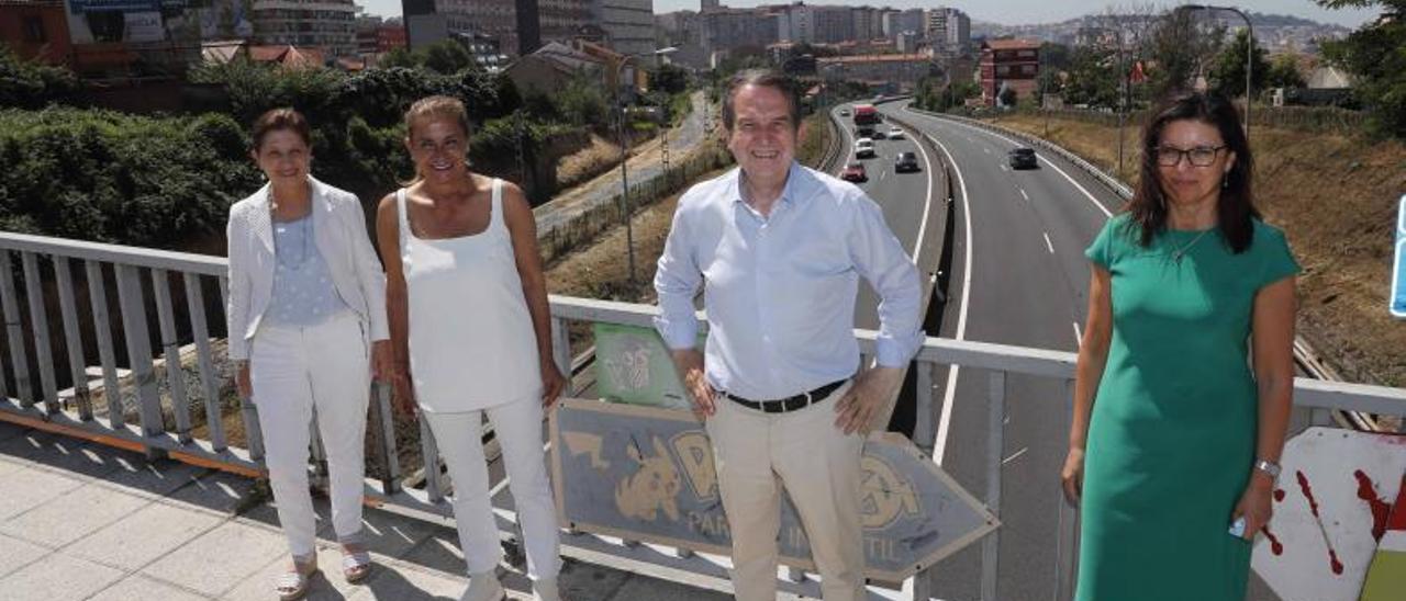 Espinosa, Silva, Caballero y Caride, en la avenida de Buenos Aires.