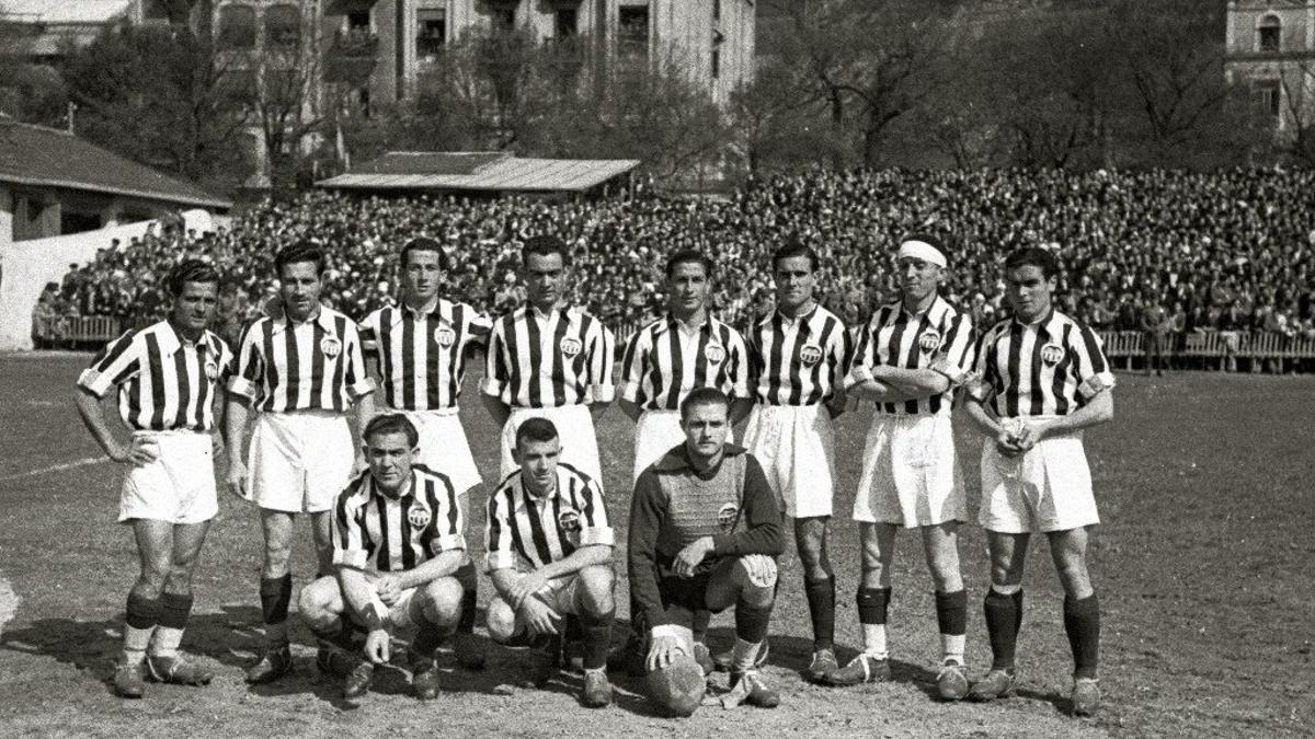Camisetas albinegras del CD Castellón