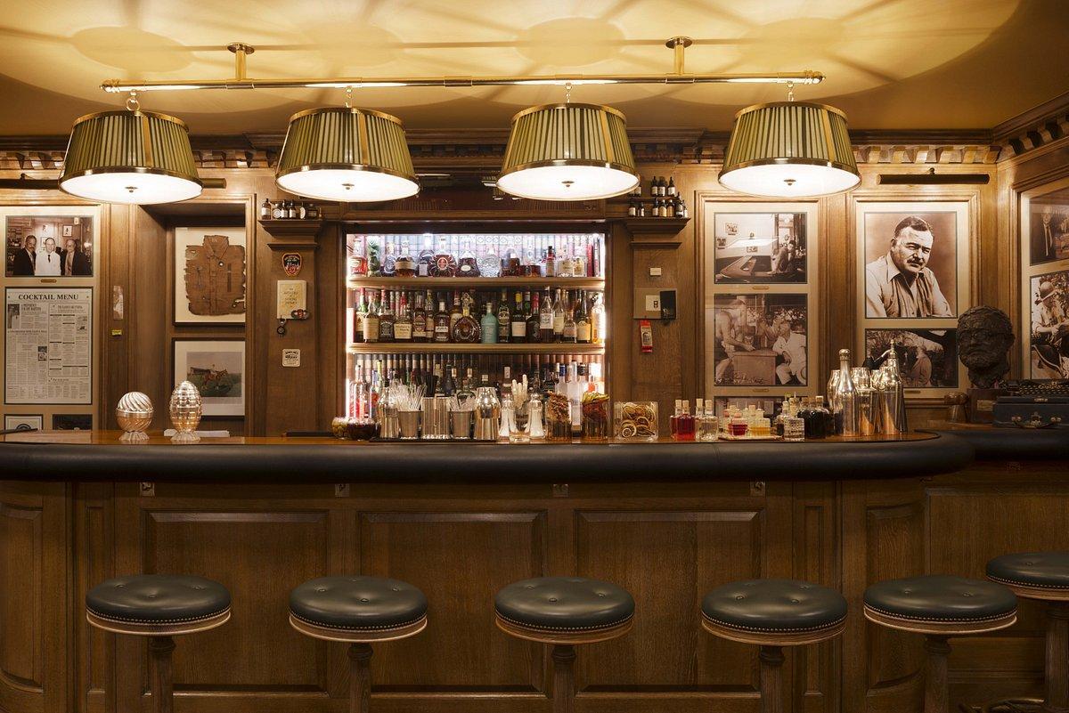El bar del Hotel Ritz que Hemingway liberó y ahora lleva su nombre.