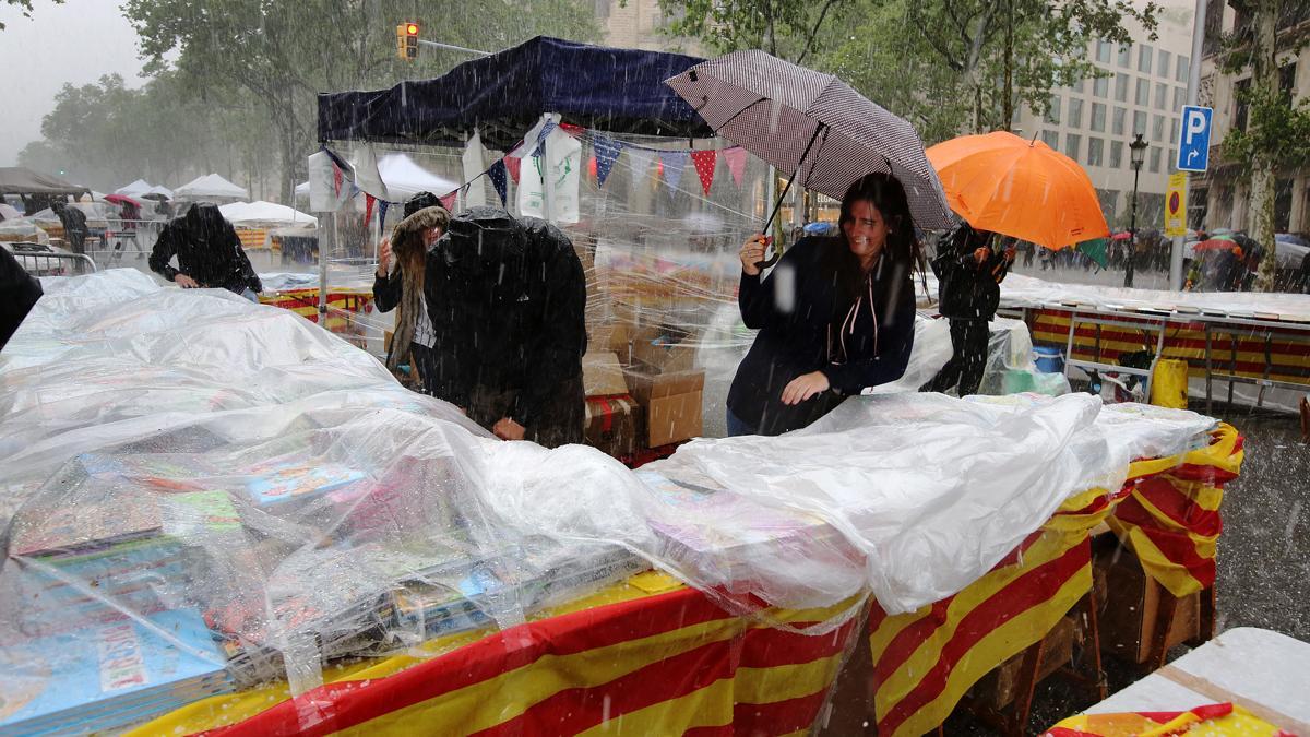 Lluvia por Sant Jordi en el año 2022.