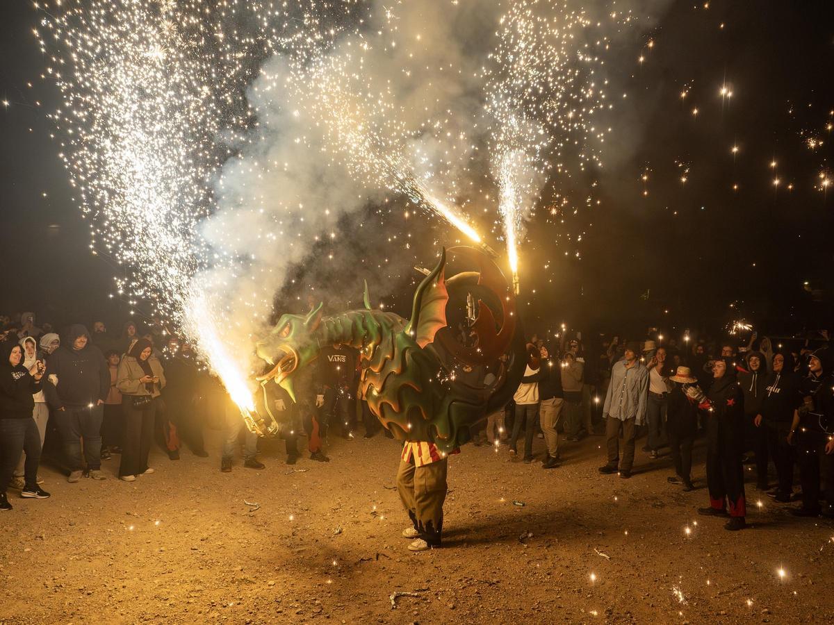 La Nit del Foc il·lumina Figueres La Nit del Foc il·lumina Figueres