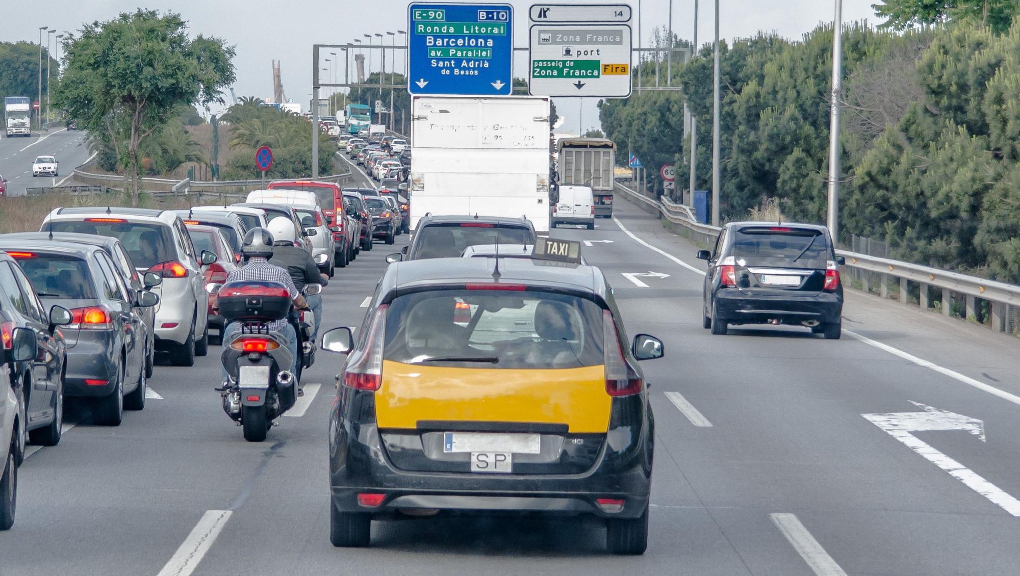 Tráfico en la Ronda Litoral de Barcelona