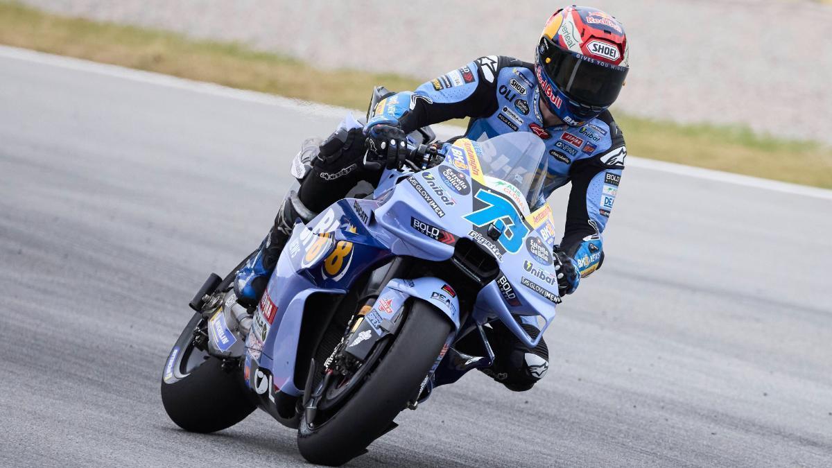 Álex Márquez se lleva un espectacular pulso con Acosta en la sprint de Barcelona