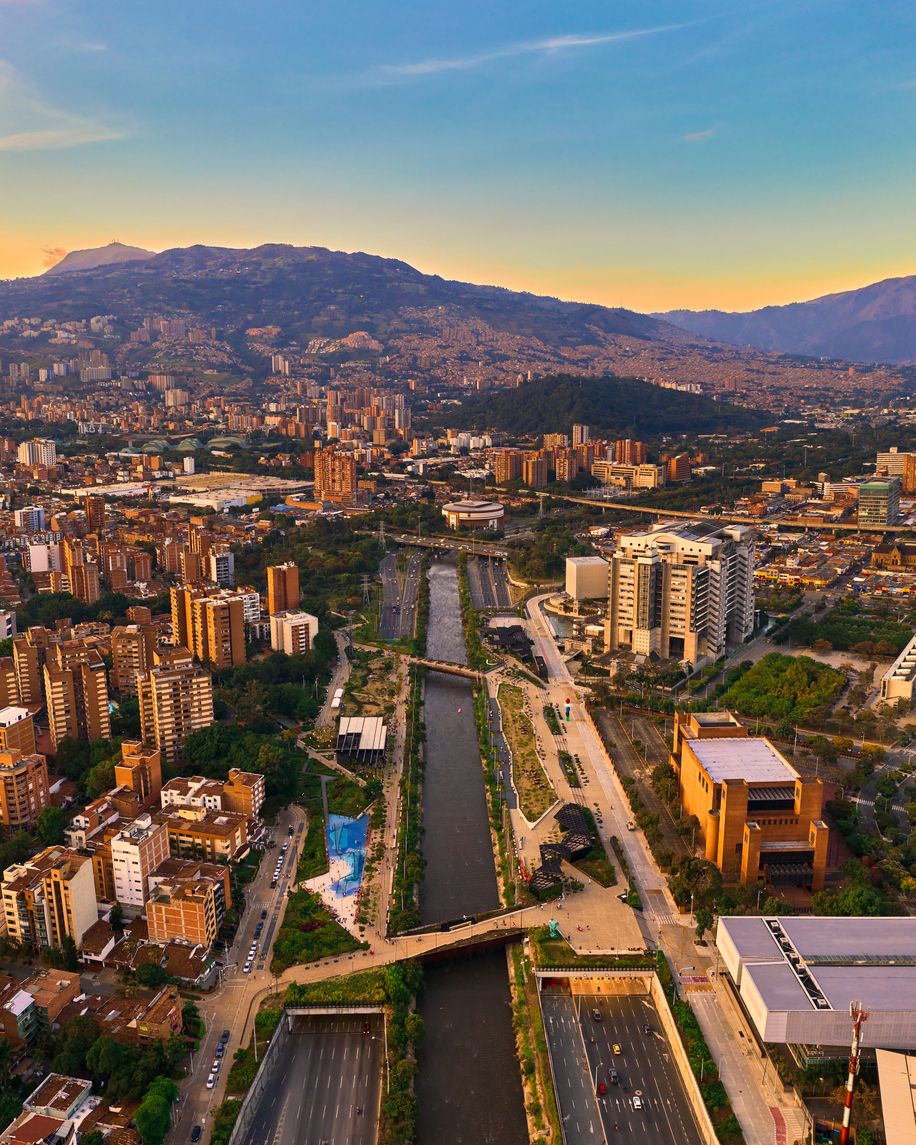 Parques del Río, Medellín