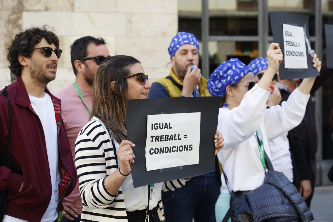 La sanidad de la Marina Alta protesta en València: "La plantilla es corta y se agrava la fuga de profesionales"