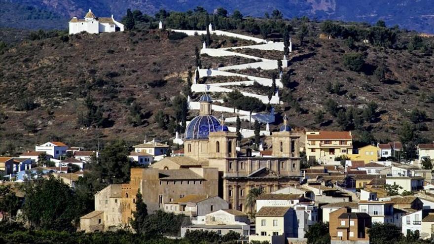 Sot de Ferrer luce monumental en la comarca de l&#039;Alt Palància.