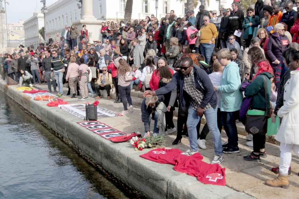 Homenaje a los fallecidos en el Mediterráneo