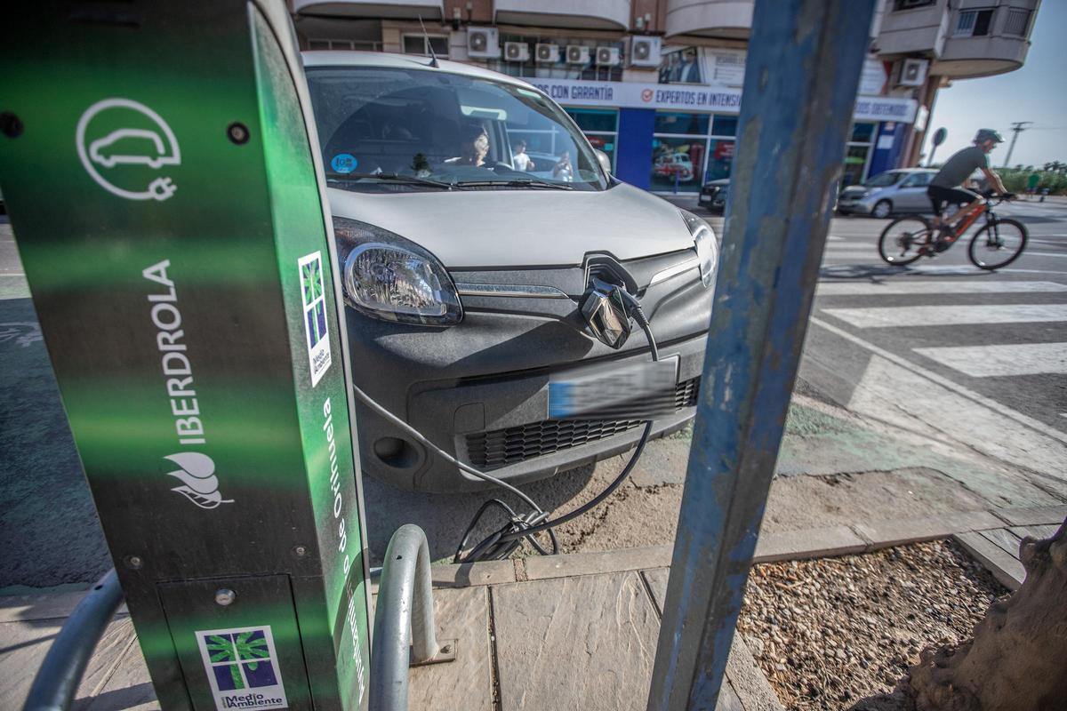 Punto de recarga de vehículos eléctricos en Orihuela