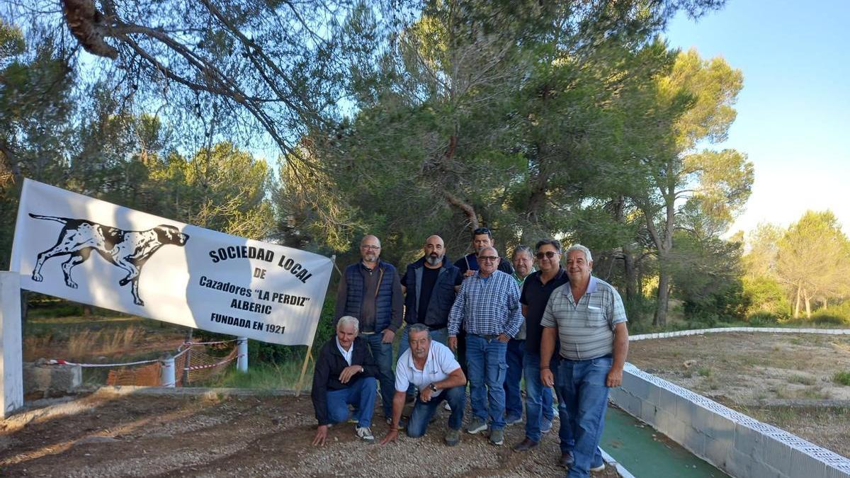 Un grupo de cazadores del club de Alberic que organizaba la batida del sábado.