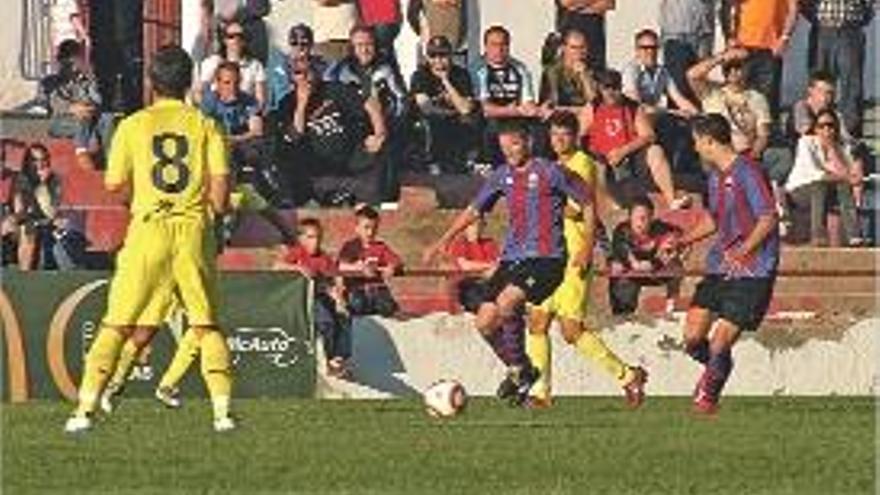 El Eldense cierra la Liga visitando al Barrio del Cristo.