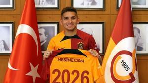 Torreira, el día de su firma con el Galatasaray