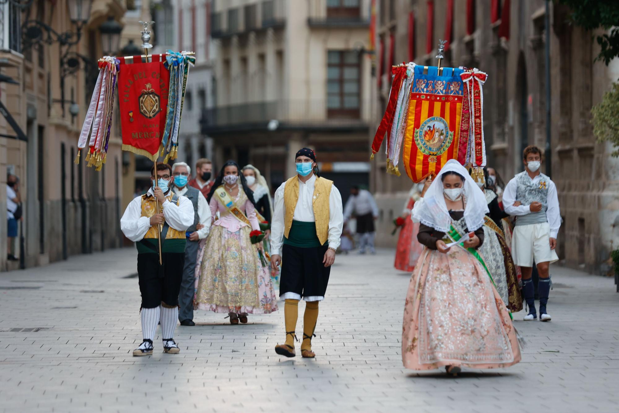 Búscate en el segundo día de Ofrenda por la calle de Caballeros (entre las 20.00 y las 21.00 horas)