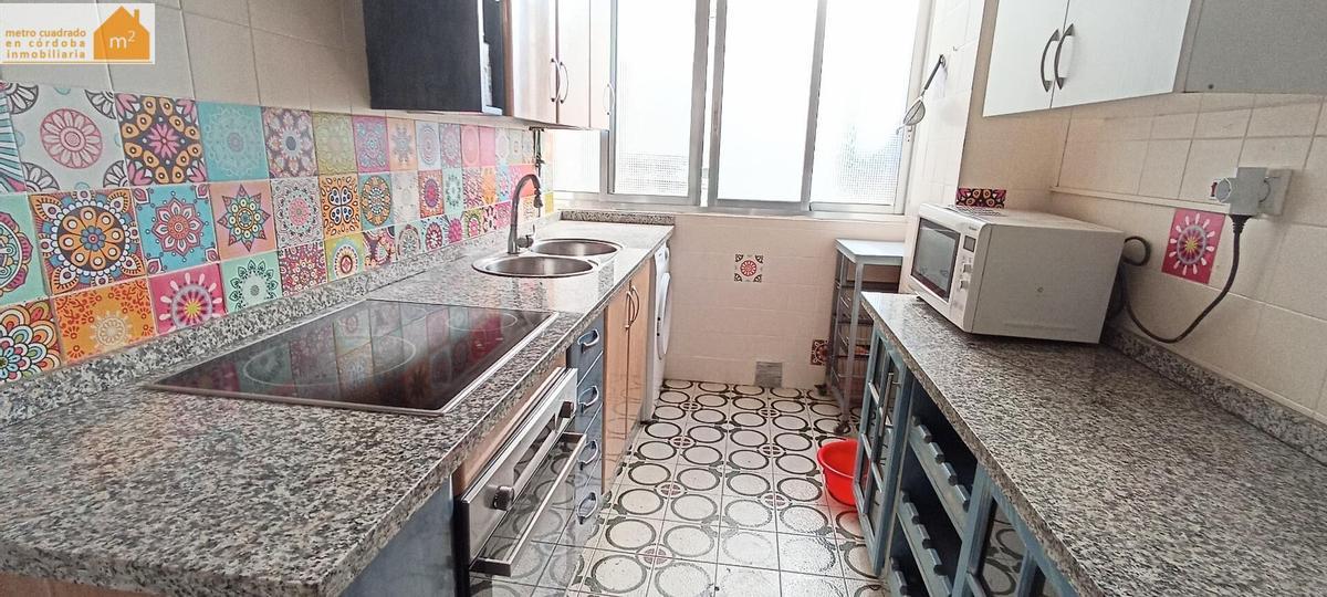 Cocina de piso con terraza en Huerta de San Rafael, Córdoba, Almogávares