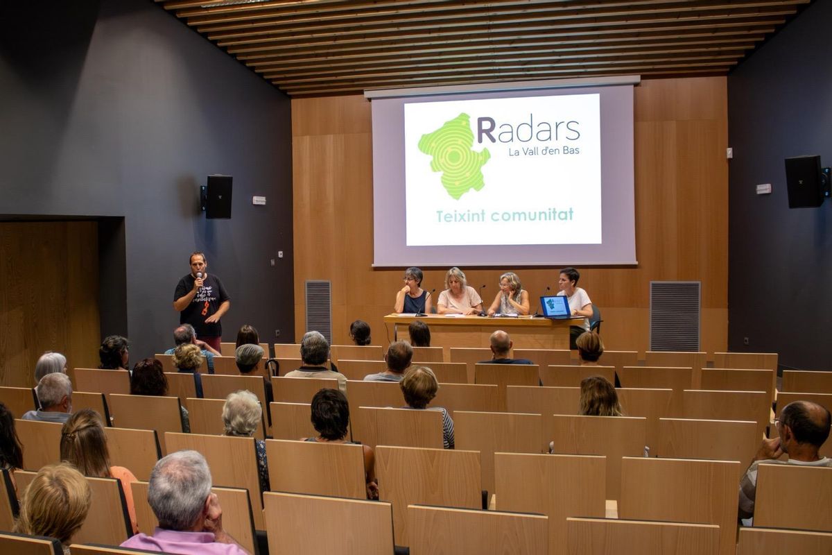 Imatge de la presentació del projecte Radats de la Vall d'en Bas, el dijous 10 de juliol a Can Trona.