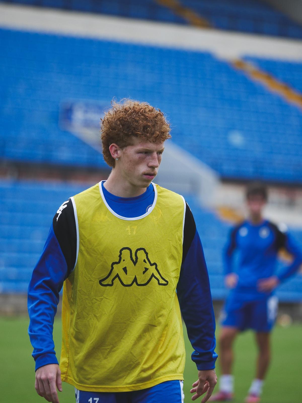 Jeremy de León, entrenando con el Hércules.