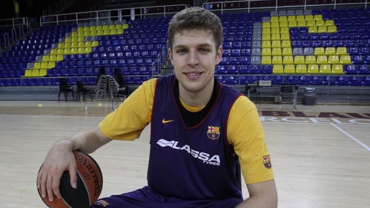 Vezenkov seguiría en el Barcelona pese a presentarse al draft