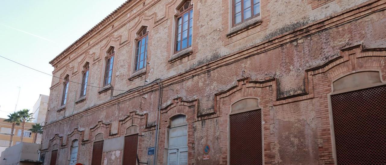 La restauración de la fachada del edificio propiedad de los franciscanos es uno de los principales objetivos de la obra.