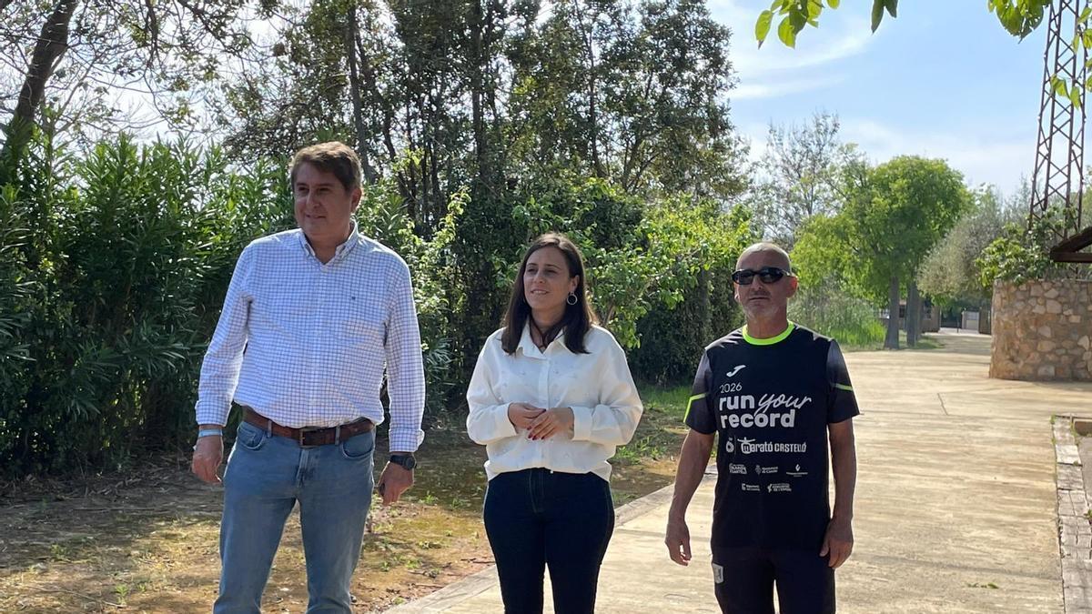 Gonzalo Romero y Esther Giner, en el parque Meridiano.