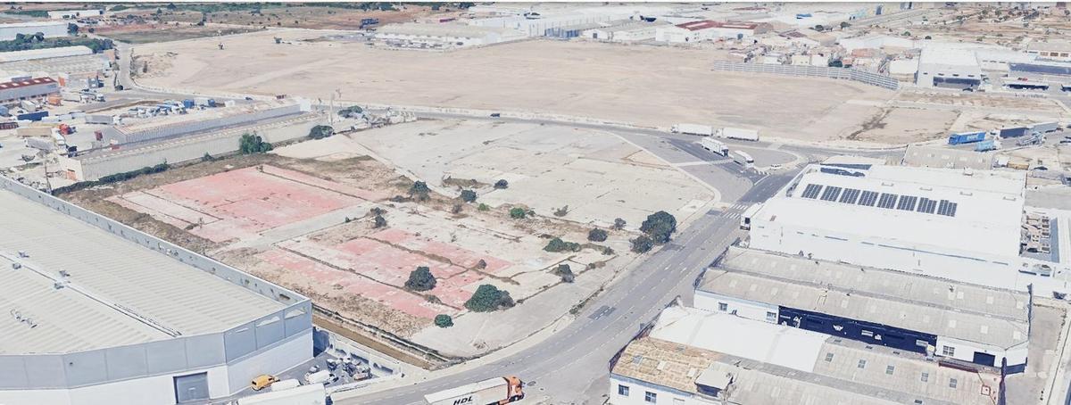 Imagen aérea del ámbito urbanístico sobre el que ahora se crea un nuevo vial, perpendicular a la avenida Grècia.