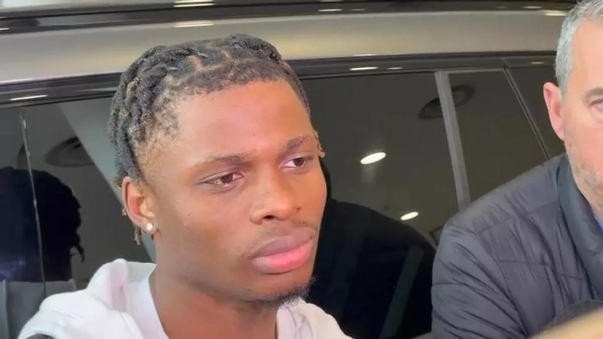 Largie Ramazani responde sobre las opciones de Europa y su futuro en el Valencia CF