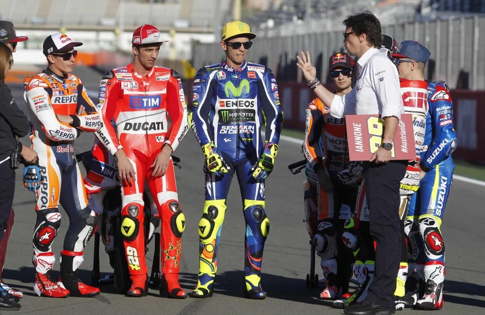Así se hizo la foto de los nueve gandadores de la temporada en #MotoGP
