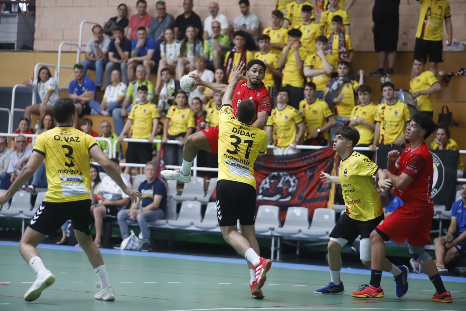 El Cajasur Córdoba BM - Handbol Sant Cugat en imágenes