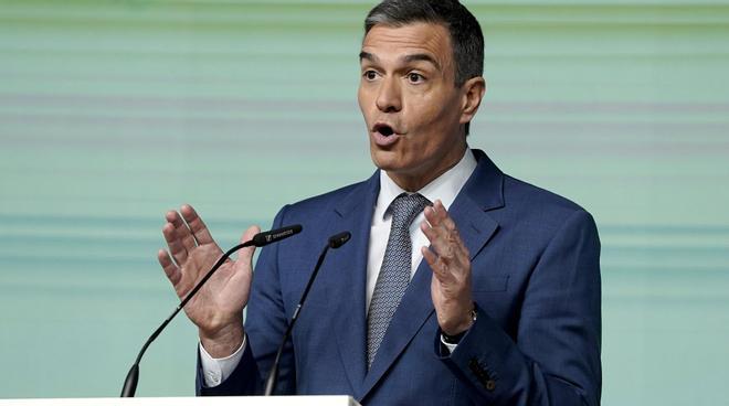 Pedro Sánchez y Teresa Ribera durante la inauguracion de la IV edición del foro Fondos Europeos .