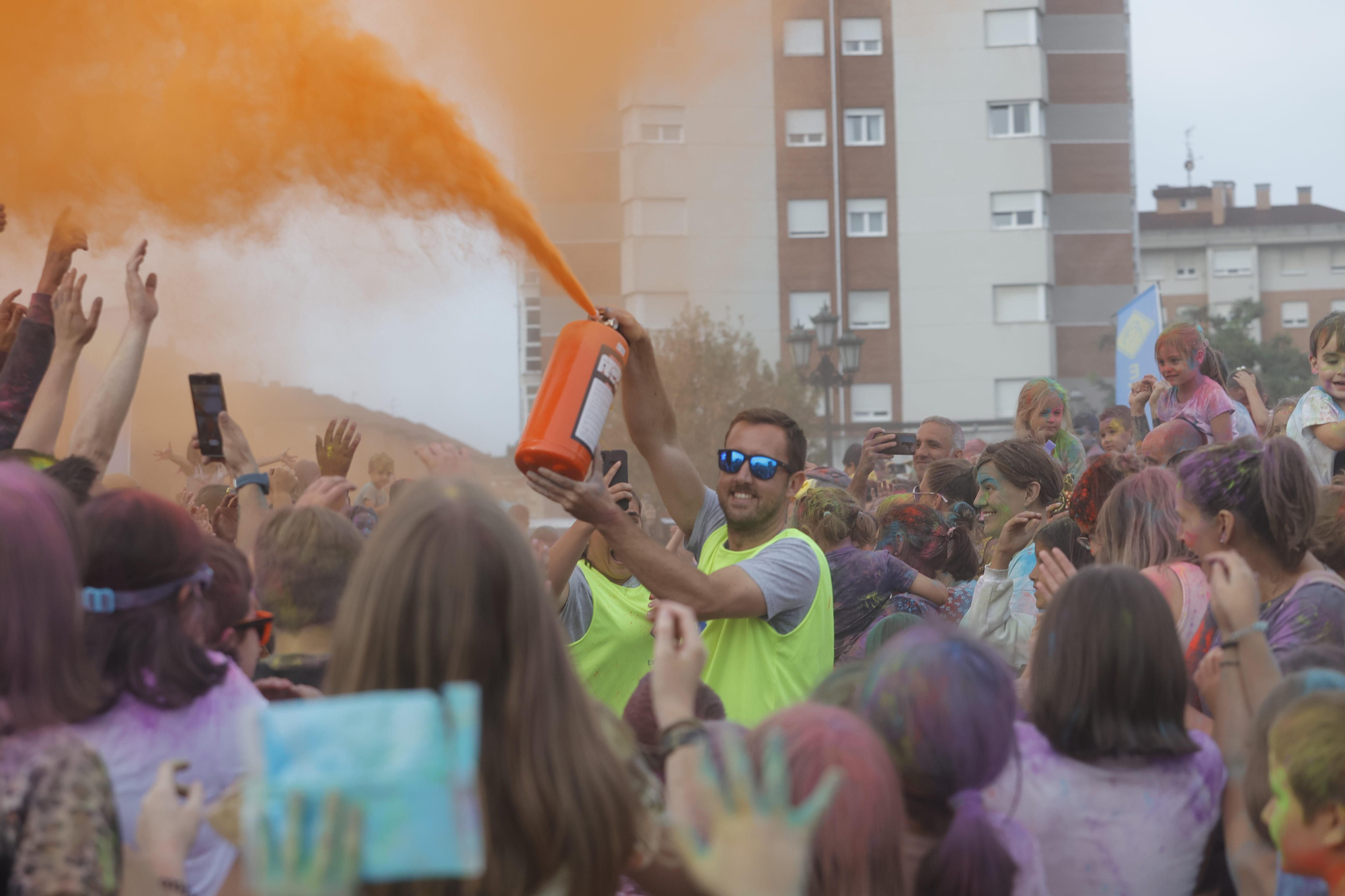 EN IMÁGENES: Así fue la "Holi party" de San Mateo en La Corredoria