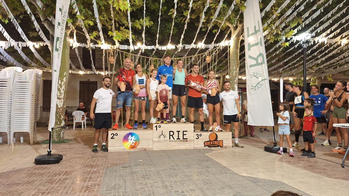 Podio con los ganadores de la Cursa La Beata e Santa Margalida