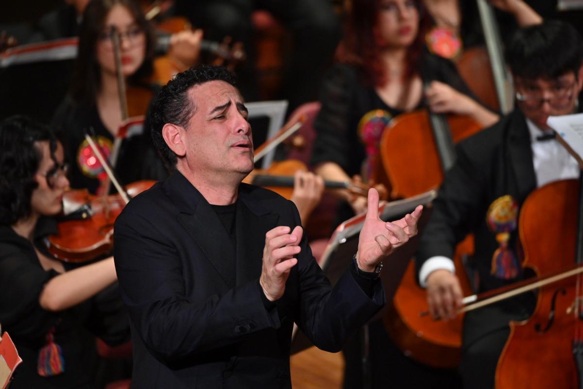 Juan Diego Flórez, estrella solidaria en el Palau de la Música Catalana // Antoni Bofill