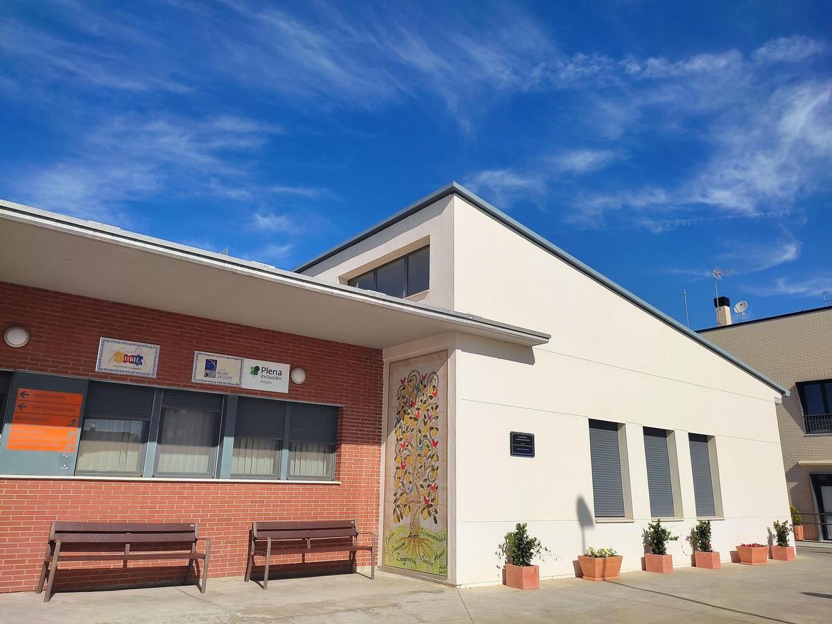 Centro de día de Amibil, anexo a la parcela en la que la asociación pretende ampliar sus instalaciones.