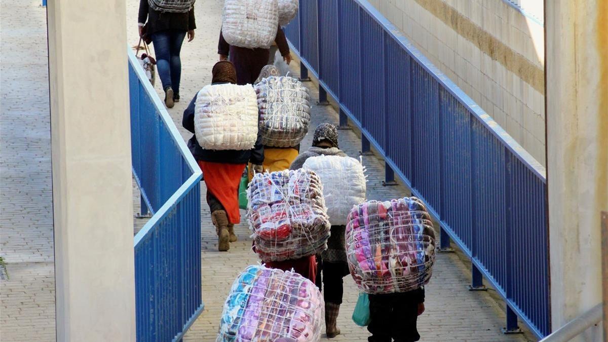 Dos mujeres mueren en una nueva avalancha en el lado marroquí de la frontera de Ceuta