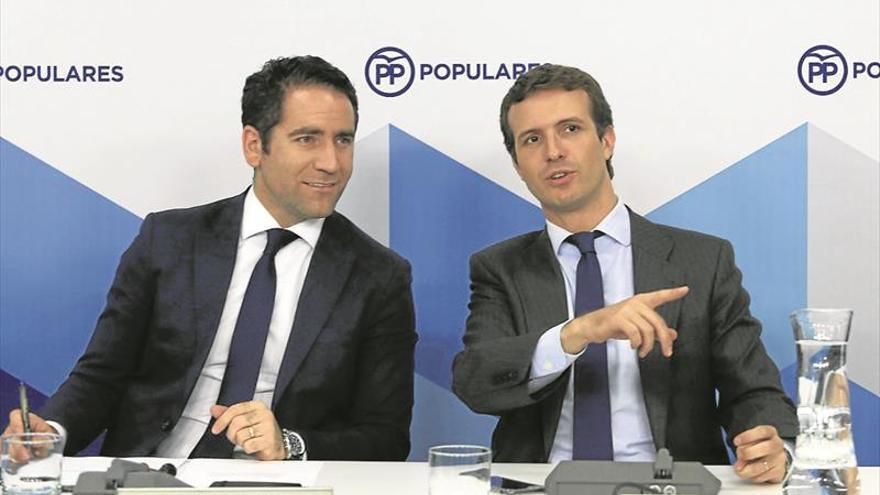 Casado sugiere a Cs y Vox que no concurran en algunos feudos