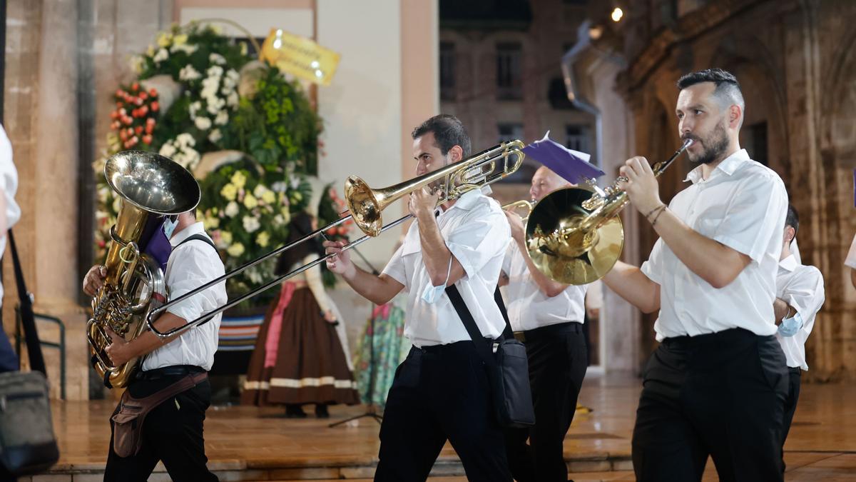 Búscate en el primer día de Ofrenda por las calles del Mar y Avellanas entre las 21:00 y 22:00 horas