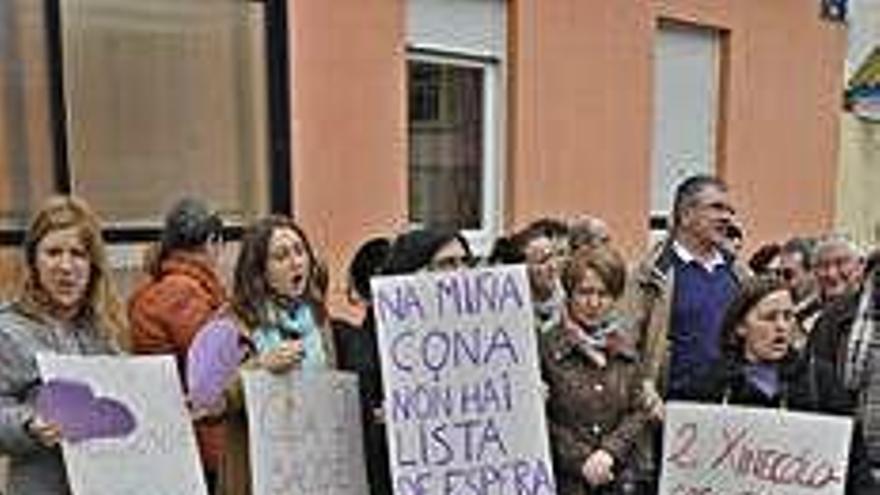 Protesta en 2013 por los recortes en el COF de Orillamar.