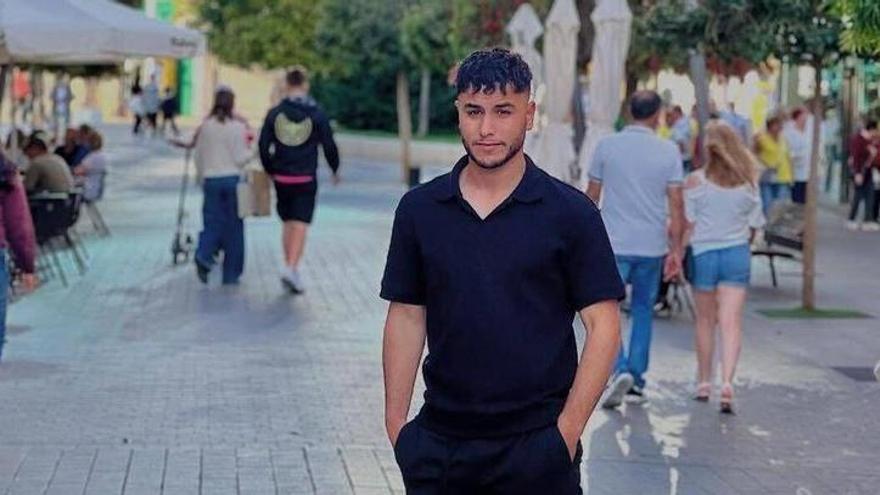 Ordenan la expulsión de un  joven por carecer de "papeles" mientras tramita la regularización