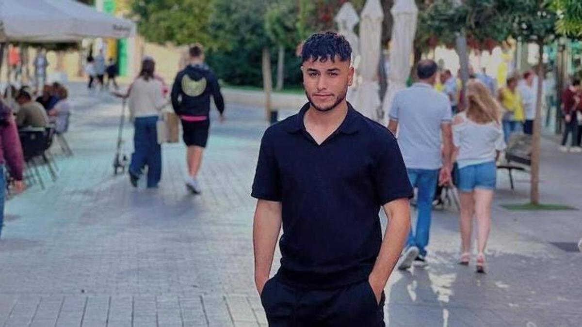 Mounir joven pendiente de la regularización extraordinaria y de ser deportado desde el CIES de Valencia