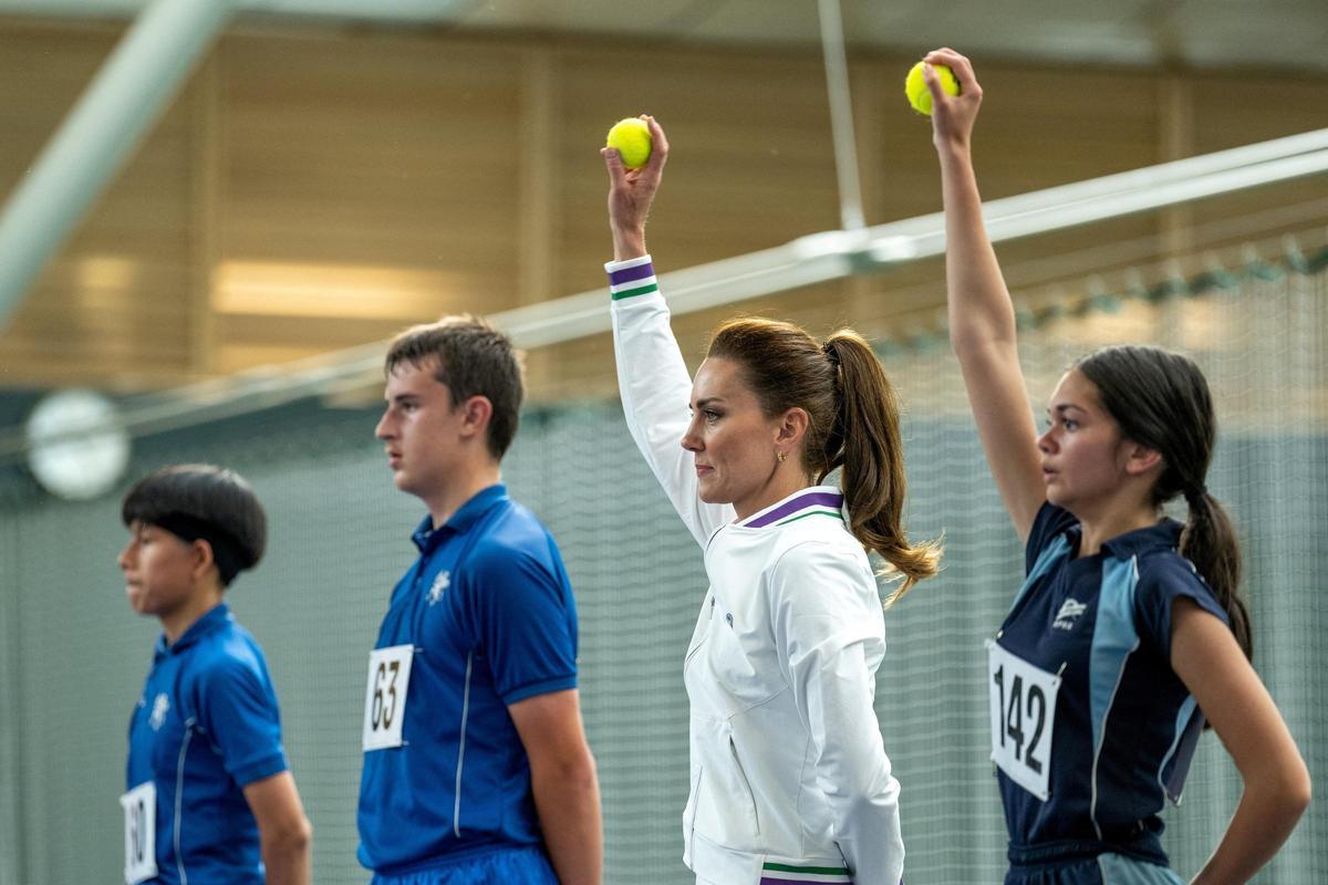Federer y Kate Middleton, recogepelotas por un día en Wimbledon Federer y Kate Middleton, recogepelotas por un día en Wimbledon