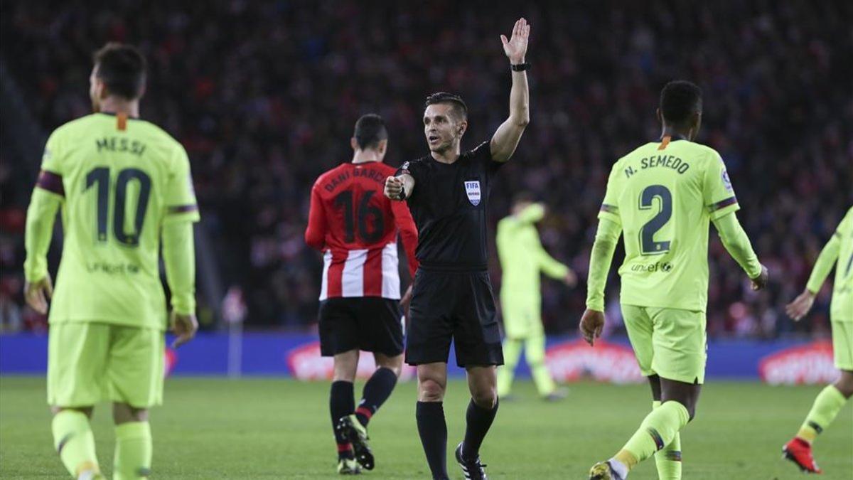 Carlos del Cerro, en el Athletic - Barça